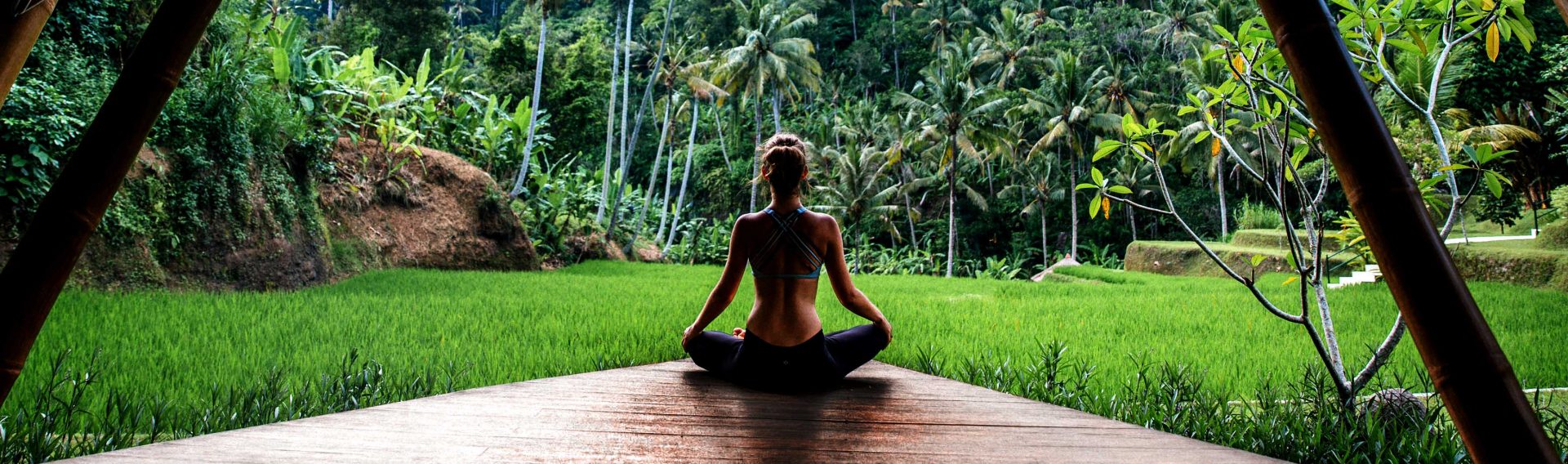 Connettersi alla natura con lo yoga all'aria aperta - Arredo ecologico -  Emporio è Natura